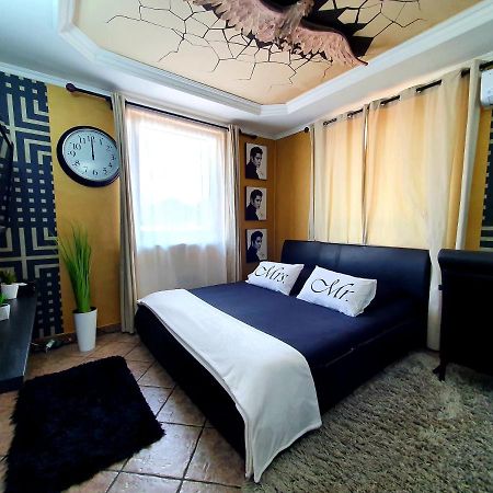 Airport Luxury Apartman 42 베체스 외부 사진