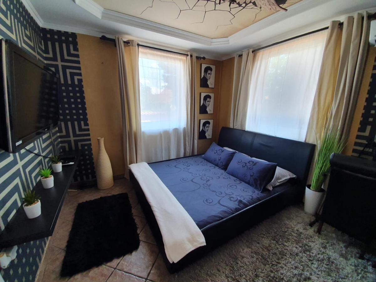 Airport Luxury Apartman 42 베체스 외부 사진