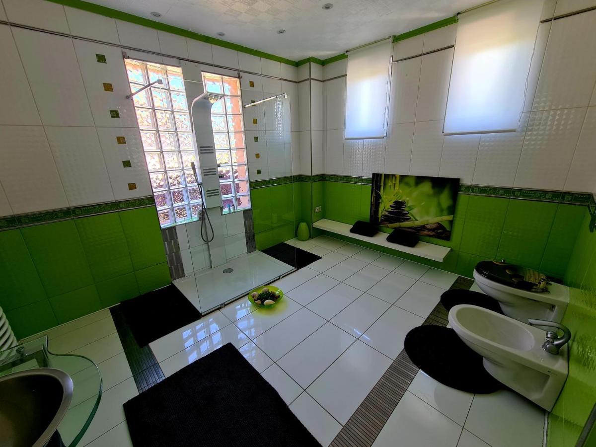 Airport Luxury Apartman 42 베체스 외부 사진