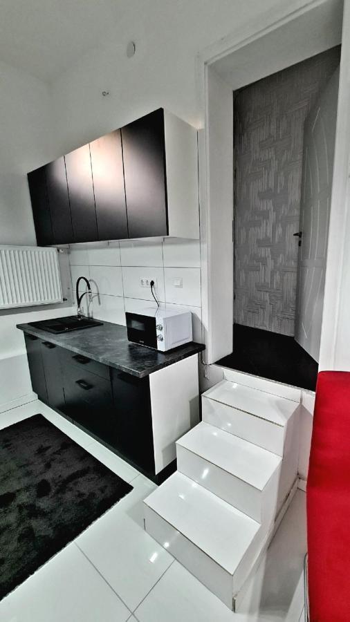 Airport Luxury Apartman 42 베체스 외부 사진