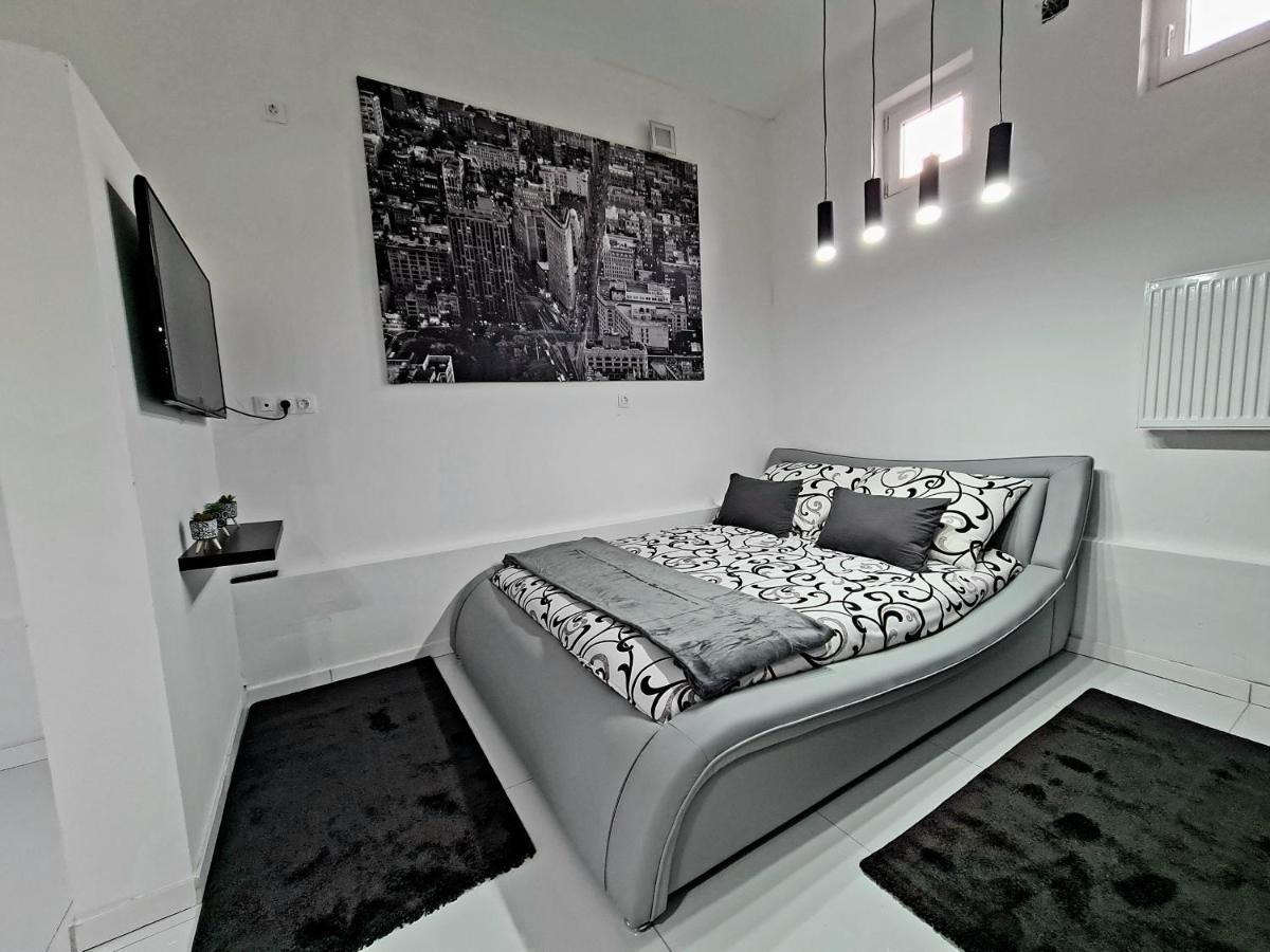 Airport Luxury Apartman 42 베체스 외부 사진