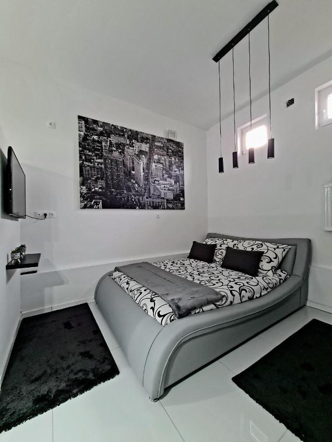 Airport Luxury Apartman 42 베체스 외부 사진