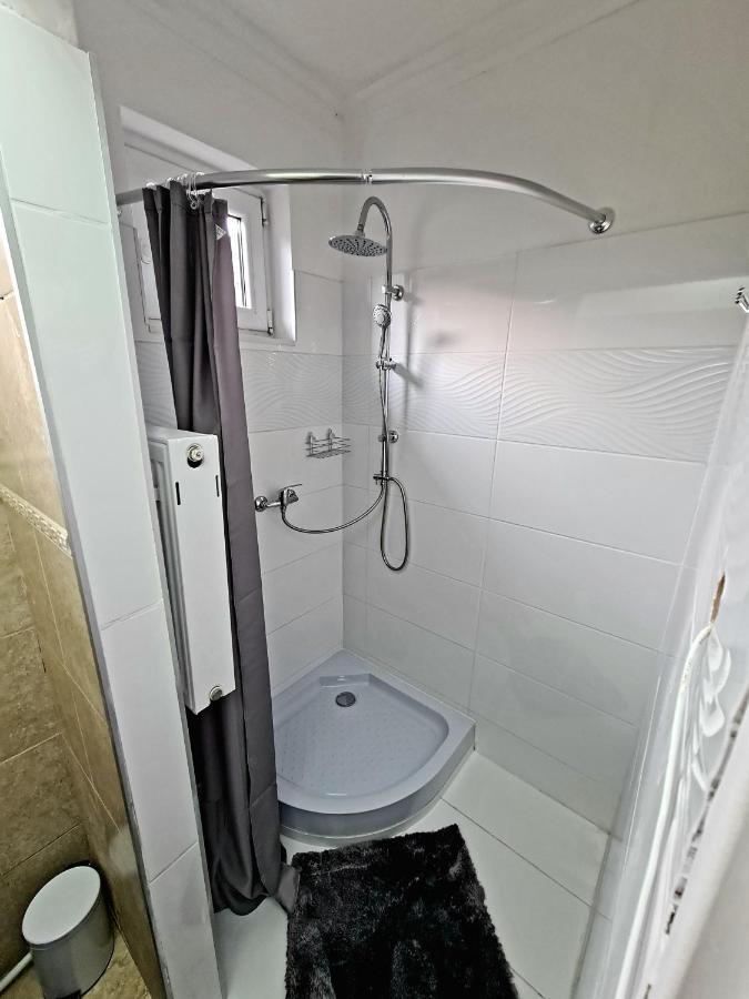 Airport Luxury Apartman 42 베체스 외부 사진