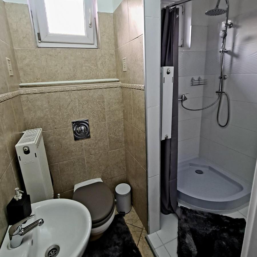 Airport Luxury Apartman 42 베체스 외부 사진