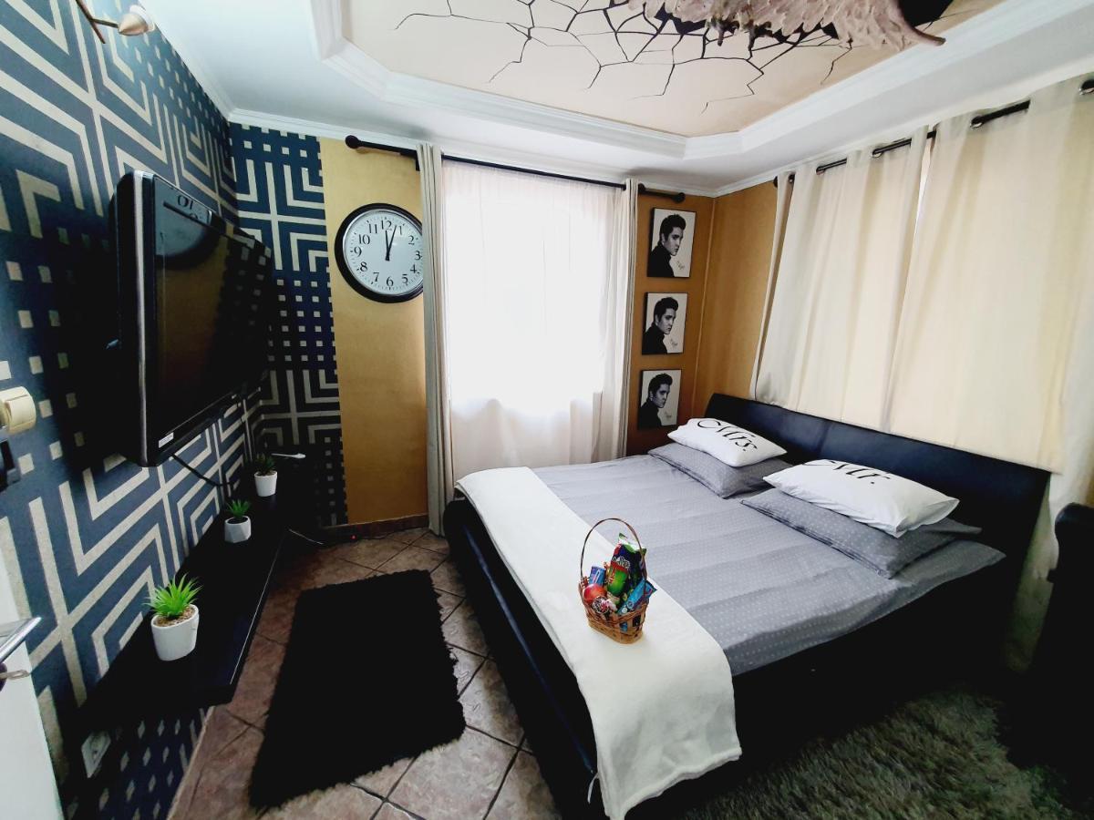 Airport Luxury Apartman 42 베체스 외부 사진