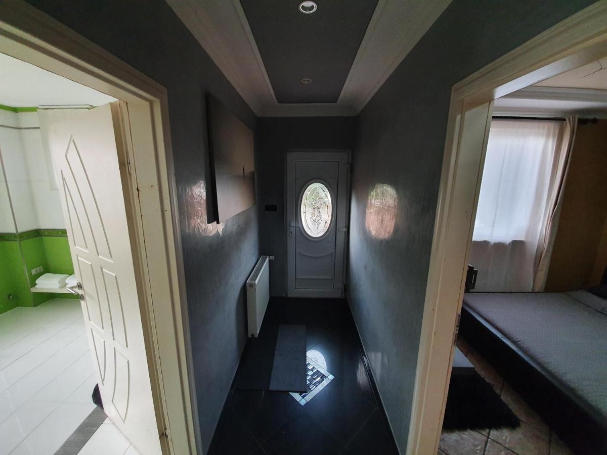 Airport Luxury Apartman 42 베체스 외부 사진